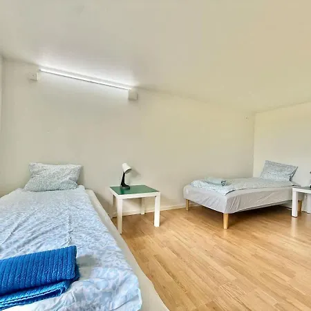 Workers - 3 Bedroom - 6 Beds - Free Parking 펜션 예테보리