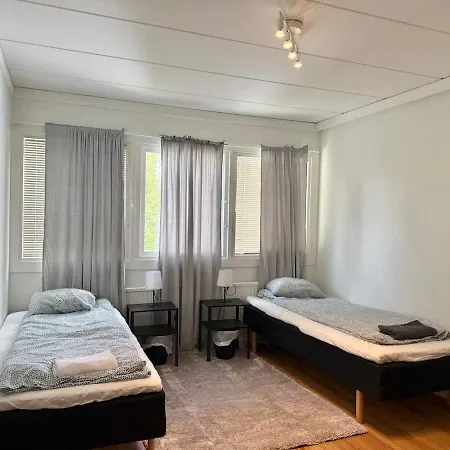 Workers - 2 Bath - 9 Beds - Parking