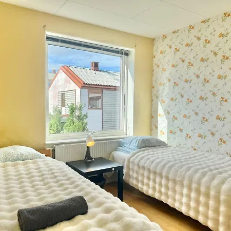 Holiday home Business Groups - 4 Bedrooms - 7 Beds - Near Volvo Gothenburg