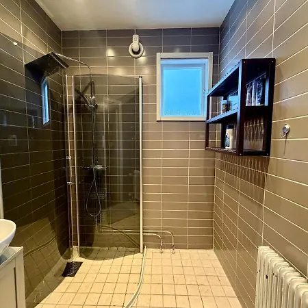 6 Beds - 4 Bedroom - For Workers - Volvo - Parking