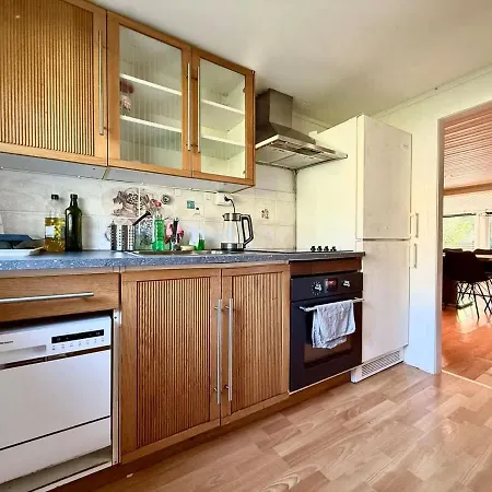 別荘 Workers - 5 Bedroom - 2 Bath - Volvo - Parking ヨーテボリ