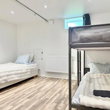 Workers Basement - 3 Bedroom - 6 Beds - 2 Baths - Parking - Volvo