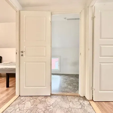Workers - 4 Beds - Near Volvo - Parking *