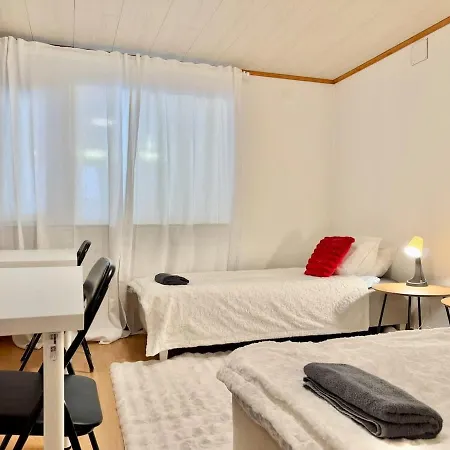 Workers Premium - 5 Bedroom - 10 Beds - Parking * Göteborg