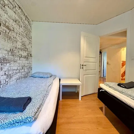 別荘 Workers - 5 Bedroom - 2 Bath - Volvo - Parking ヨーテボリ