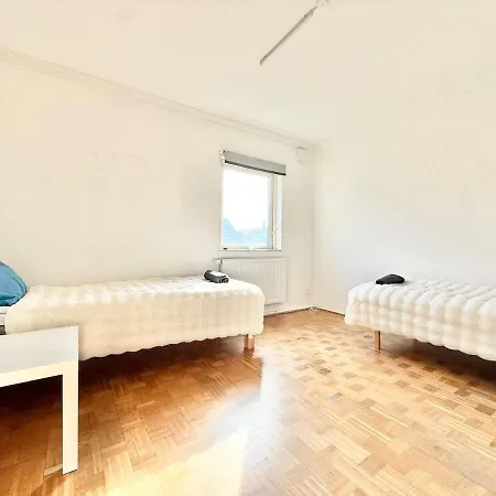 Perfect Workers - 11 Beds - 7 Bedroom - 2 Baths - Volvo Göteborg