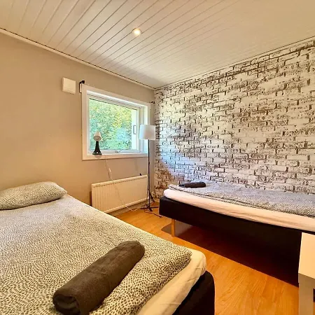 Workers - 5 Bedroom - 2 Bath - Volvo - Parking *