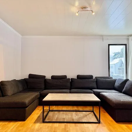 Semesterbostad Workers Premium - 5 Bedroom - 10 Beds - Parking Göteborg