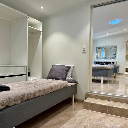 Workers - 7 Bedroom - 15 Beds - 3 Bath Feriehus Göteborg