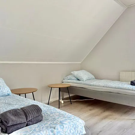 Workers - 8 Beds - 4 Bedroom - 2 Bath *