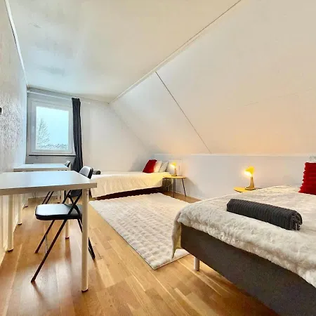 Workers Premium - 5 Bedroom - 10 Beds - Parking