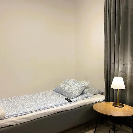 Workers - 4br - 8 Beds - Tv In Every - Parking