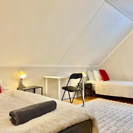 Workers Premium - 5 Bedroom - 10 Beds - Parking Semesterbostad *
