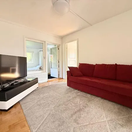 Perfect Workers - 11 Beds - 7 Bedroom - 2 Baths - Volvo *