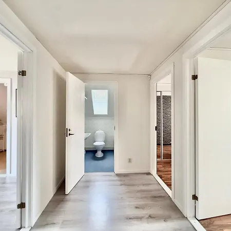 Workers - 8 Beds - 4 Bedroom - 2 Bath 度假居