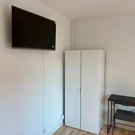 Workers Big - 5 Bedroom - 2 Bath - Volvo Gothenburg