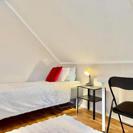 Workers Premium - 5 Bedroom - 10 Beds - Parking