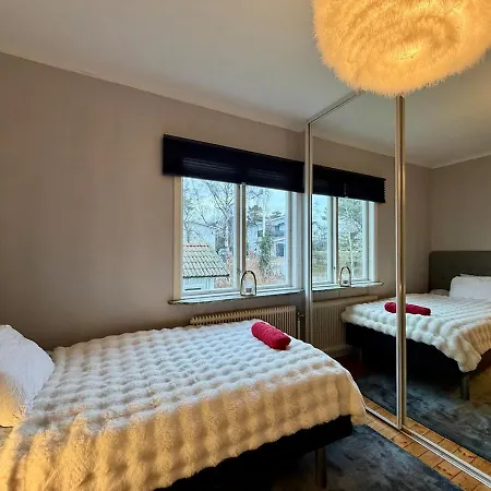 3 Beds - 3 Br - For Workers - Volvo - Parking Goteborg