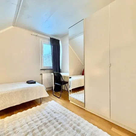 Semesterbostad Workers Premium - 5 Bedroom - 10 Beds - Parking *