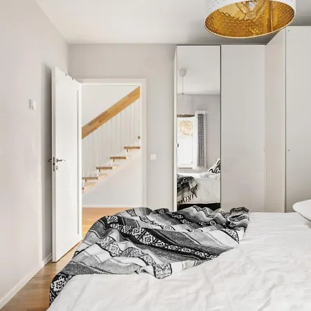 펜션 Modern House Near Hastevik And Lovely Nature *