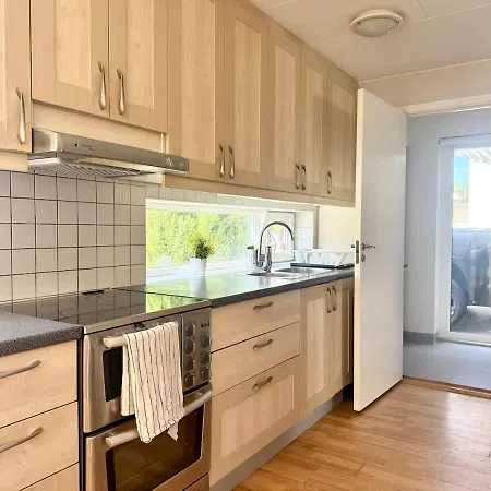 Holiday home Business Groups - 4 Bedrooms - 7 Beds - Near Volvo Gothenburg