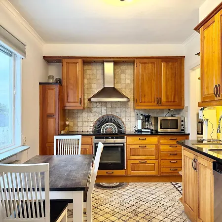 3 Beds - 3 Br - For Workers - Volvo - Parking Goteborg