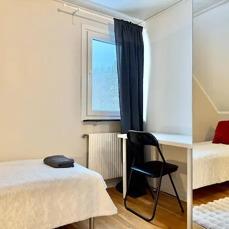 Workers Premium - 5 Bedroom - 10 Beds - Parking Göteborg