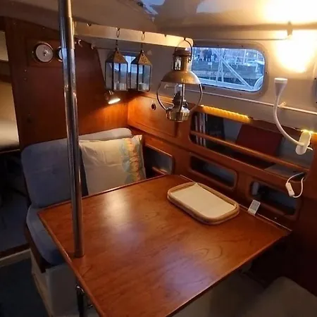 Cozy Sailboat In Tekne Göteborg