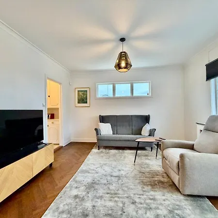 3 Beds - 3 Br - For Workers - Volvo - Parking Casa vacanze Goteborg