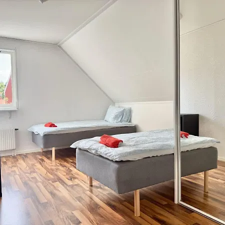 Workers - 8 Beds - 4 Bedroom - 2 Bath * 哥德堡