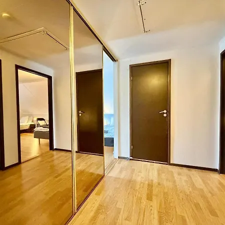 Semesterbostad Workers Premium - 5 Bedroom - 10 Beds - Parking Göteborg