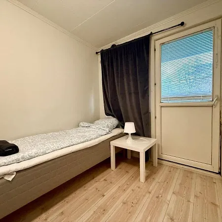 Workers - 5br - 2 Bath - Near Holiday home