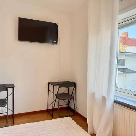 Workers Big - 5 Bedroom - 2 Bath - Volvo 예테보리