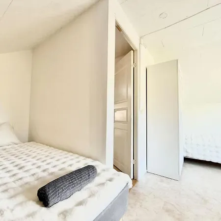 Perfect Workers - 11 Beds - 7 Bedroom - 2 Baths - Volvo Göteborg
