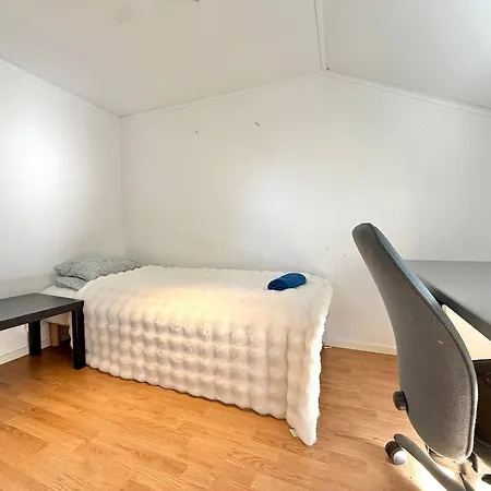Feriehus Workers • 19 Beds • 3 Kitchens • Volvo • Parking