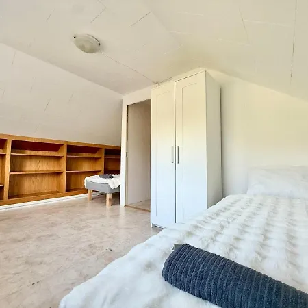 Perfect Workers - 11 Beds - 7 Bedroom - 2 Baths - Volvo Hébergement de vacances *
