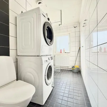 Hébergement de vacances Perfect Workers - 11 Beds - 7 Bedroom - 2 Baths - Volvo Göteborg