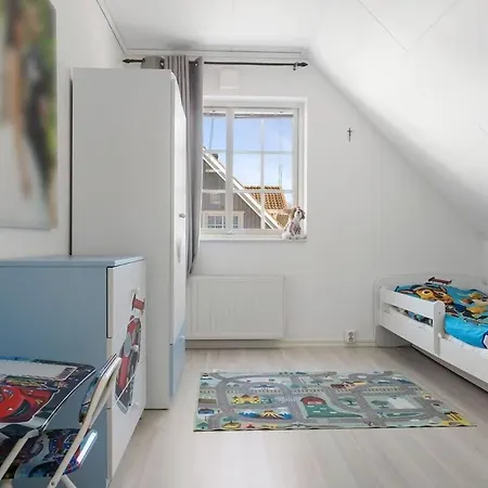 Workers - 7 Bedroom - 15 Beds - 3 Bath Feriehus