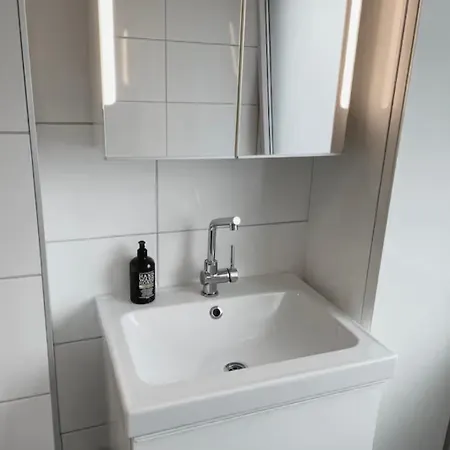 Apartment Rymligt Och Haerligt Radhus I