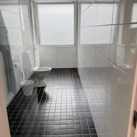Apartment Rymligt Och Haerligt Radhus I Göteborg