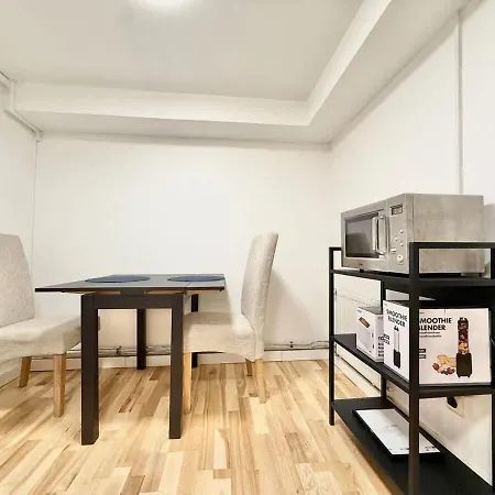 Workers Flat - 2 Beds - Free Parking - Near Volvo * Göteborg