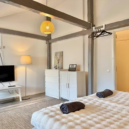 Apartment Workers Hq • 7br • 16 Beds • Center Gothenburg