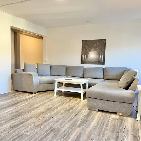 Apartamento Workers Hq • 7br • 16 Beds • Center