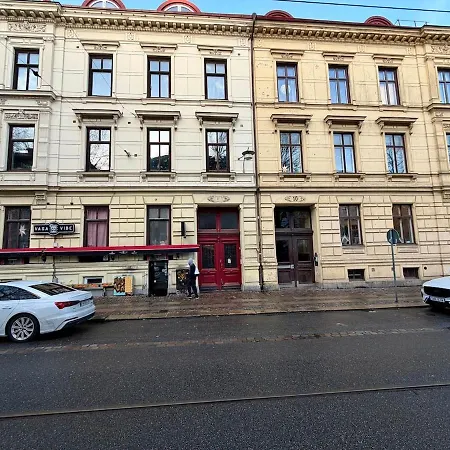 Apartment - 2 Bedroom - - Near The Avenue