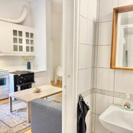 - 2 Bedroom - - Near The Avenue * Gothenburg