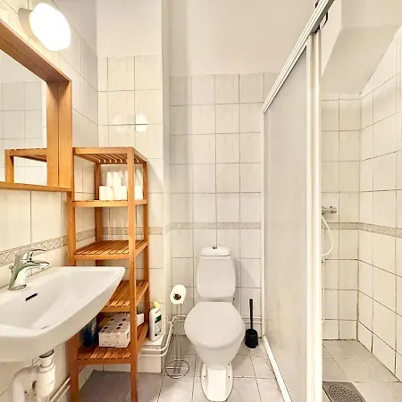 - 2 Bedroom - - Near The Avenue * Gothenburg