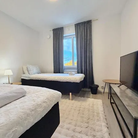 Workers - 3 Bedroom - 7 Beds - Tv In Each - Parking Апартаменты