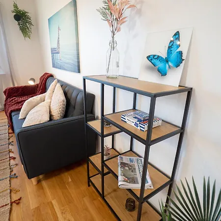 Apartman Scandi-boho 1br Calm & Well-connected Location Göteborg