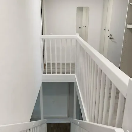 Rymligt Och Haerligt Radhus I Villa