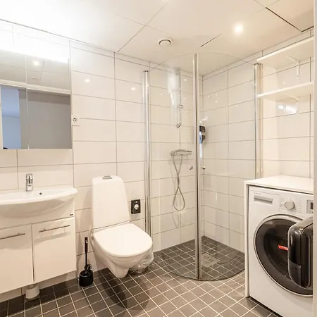 Chic 1br With Balcony In - Prime Location Lejlighed *